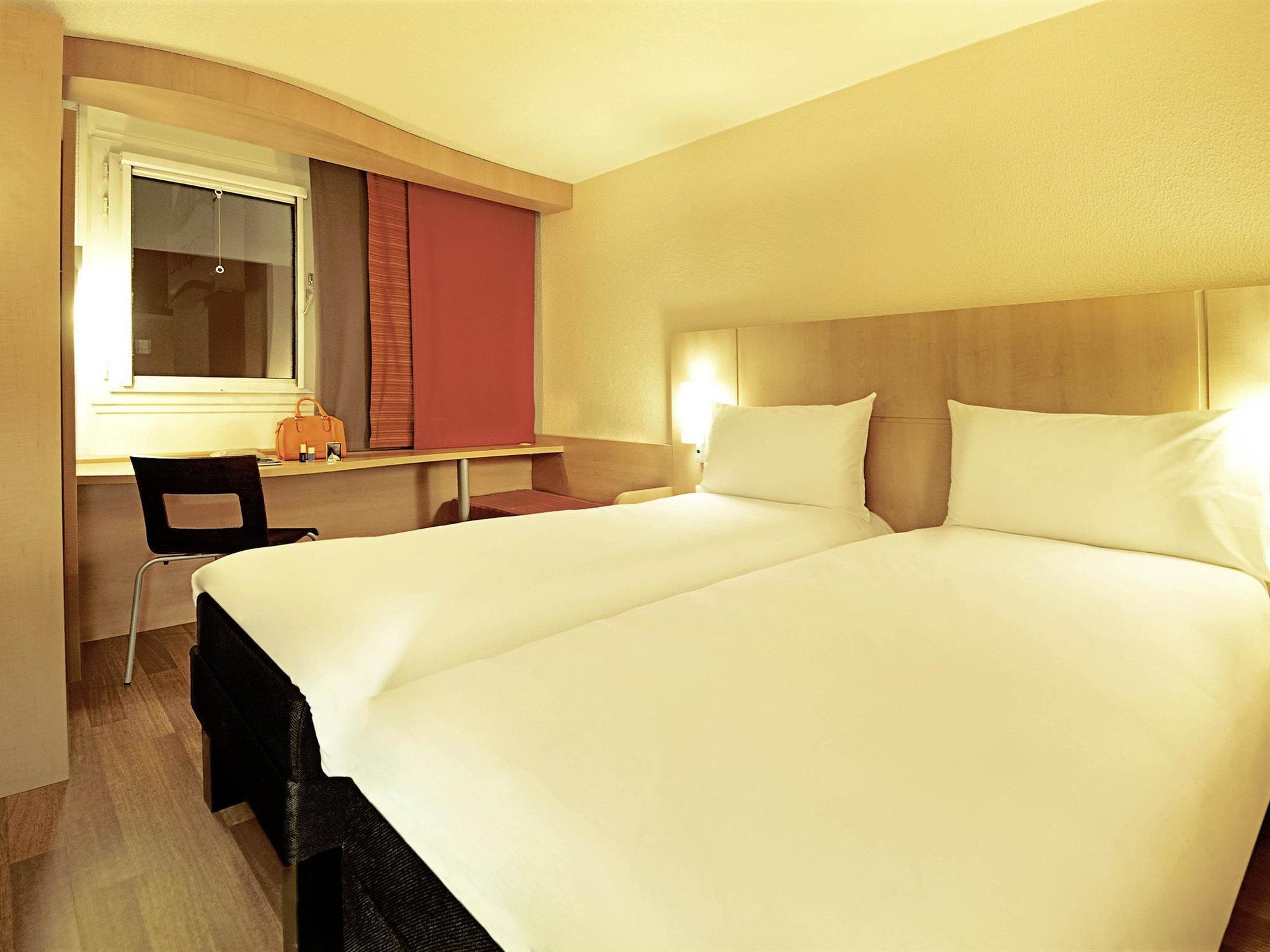 Ibis Paris Pont De Suresnes Longchamp Hotel Kültér fotó